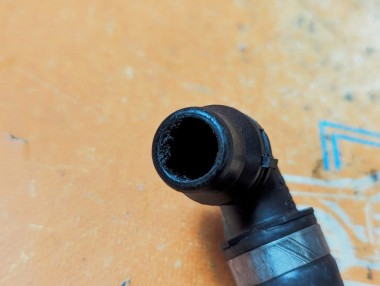 Патрубок ОЖ MERCEDES-BENZ C-класс W205/S205/C205/A205 рестайлинг (2018 - 2023) &mdash; Разборка Мерседес