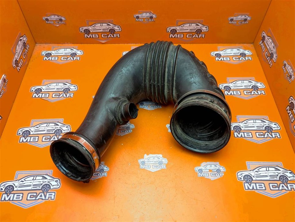 Патрубок воздушный MERCEDES-BENZ E-класс W211/S211 (2002 - 2006) фото 1 — Разборка Мерседес