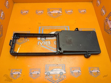 Крышка блока предохранителей MERCEDES-BENZ E-класс W124/S124/C124/A124 (1984 - 1997) E 300 CDI 3.0 AT (136 л.с.) &mdash; Разборка Мерседес