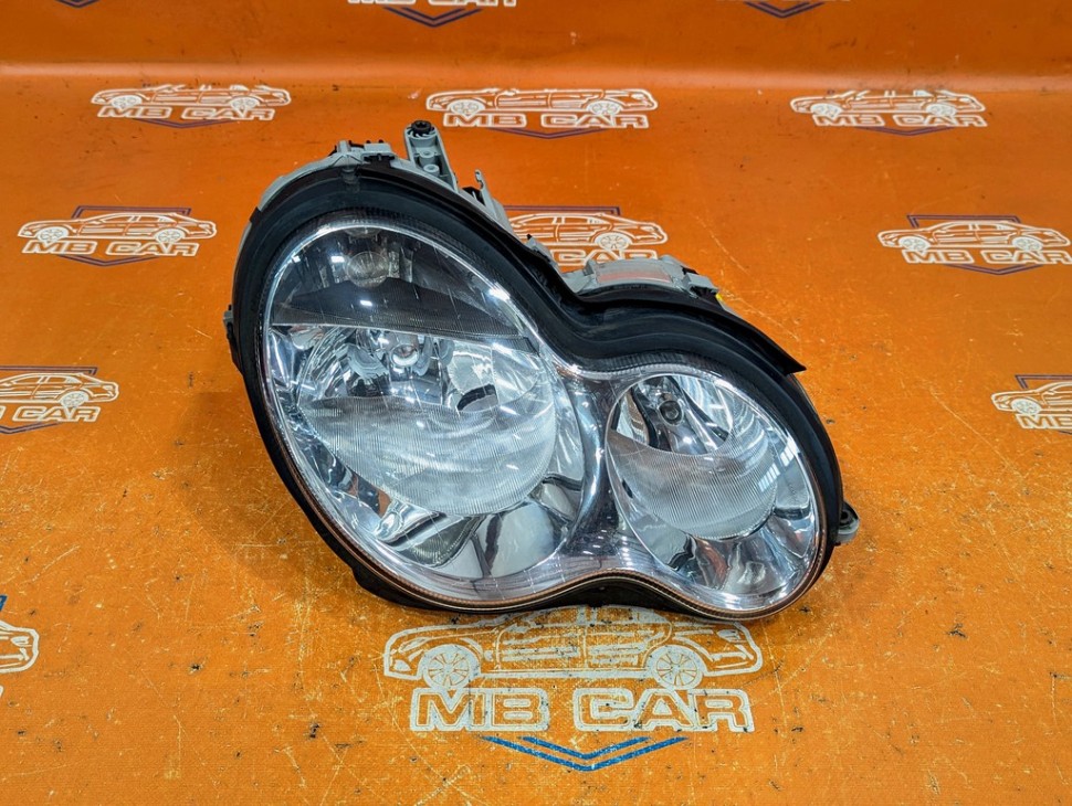 Фара правая MERCEDES-BENZ C-класс W203/S203/CL203 рестайлинг (2004 - 2008) фото 1 — Разборка Мерседес