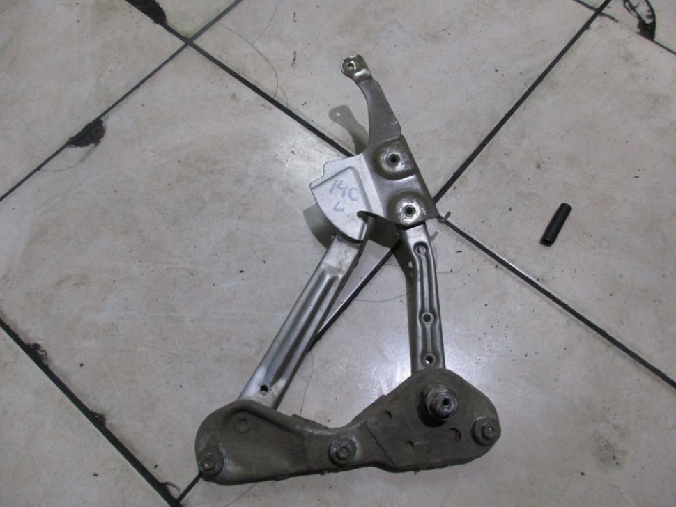 Петля капота MERCEDES-BENZ CL-класс C140 (1992 - 2000) фото 1 — Разборка Мерседес