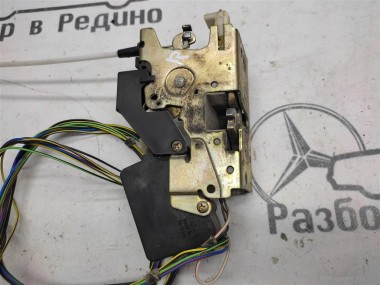 Замок двери передней правой MERCEDES-BENZ Sprinter W901-905 (1995 - 2006) — Разборка Мерседес