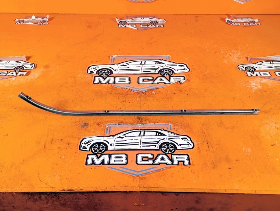 Шина скольжения сдвижной двери MERCEDES-BENZ V-класс W639 (2003 - 2014) фото 1 &mdash; Разборка Мерседес