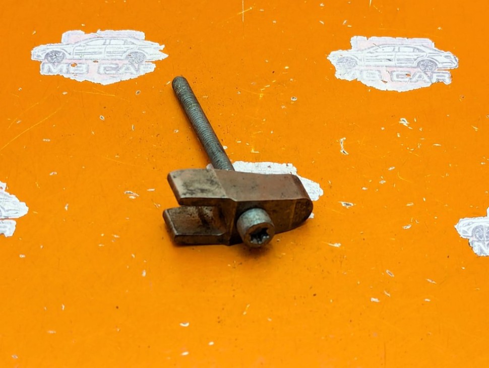 Кронштейн крепления форсунок MERCEDES-BENZ Sprinter W901-905 (1995 - 2006) фото 1 &mdash; Разборка Мерседес