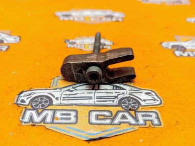 Кронштейн крепления форсунок MERCEDES-BENZ C-класс W204/S204 (2006 - 2011) &mdash; Разборка Мерседес