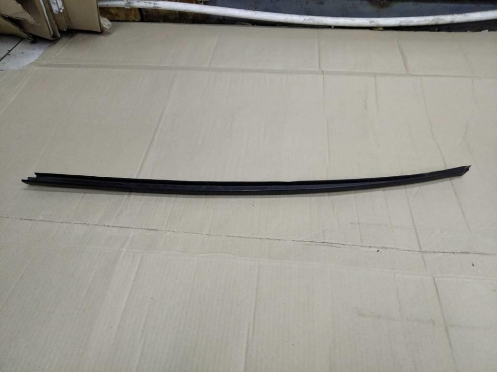 Молдинг лобового стекла MERCEDES-BENZ E-класс W211/S211 рестайлинг (2006 - 2009) фото 1 — Разборка Мерседес