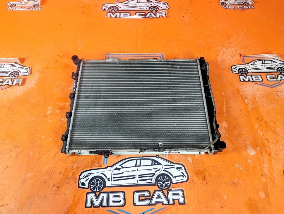 Радиатор MERCEDES-BENZ E-класс W124/S124/C124/A124 (1984 - 1997) фото 1 &mdash; Разборка Мерседес