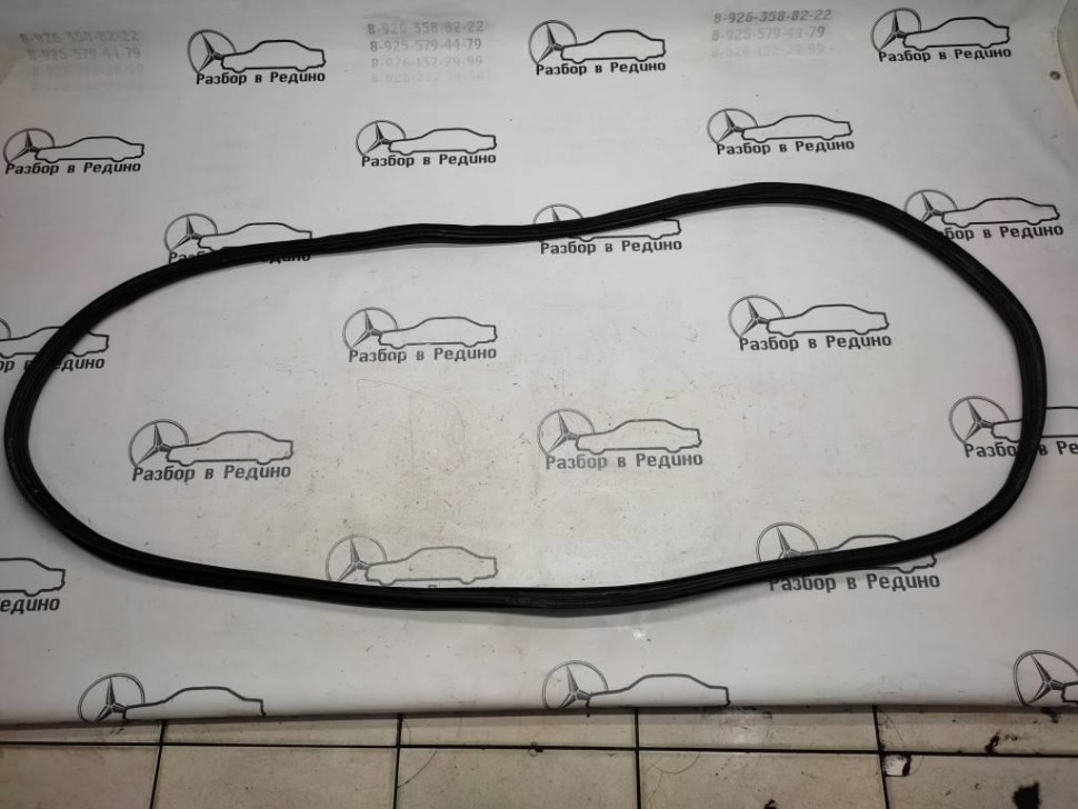 Уплотнитель крышки багажника MERCEDES-BENZ GLC-класс X253 (2015 - 2019) фото 1 — Разборка Мерседес