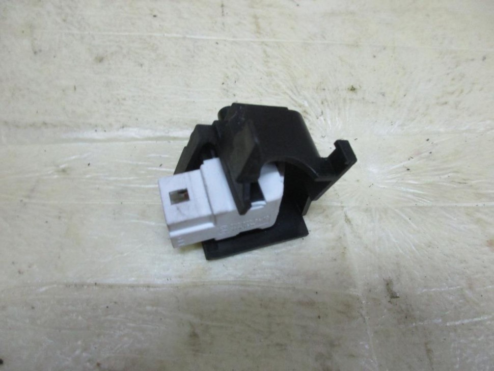 Концевик двери MERCEDES-BENZ C-класс W203/S203/CL203 (2000 - 2004) фото 1 — Разборка Мерседес