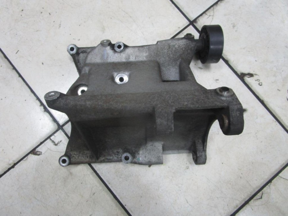 Кронштейн турбокомпрессора MERCEDES-BENZ CLK-класс C208/W208 (1997 - 2000) фото 1 — Разборка Мерседес