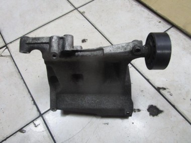 Кронштейн турбокомпрессора MERCEDES-BENZ CLK-класс C208/W208 (1997 - 2000) — Разборка Мерседес