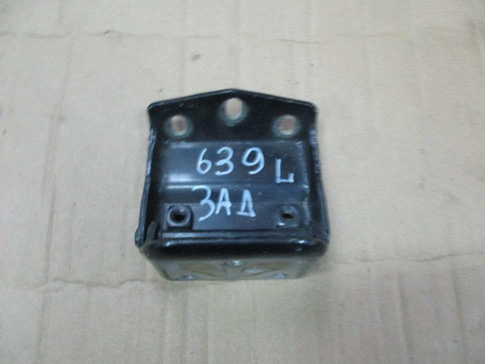 Петля крышки багажника MERCEDES-BENZ Vito W639 (2003 - 2010) фото 1 — Разборка Мерседес