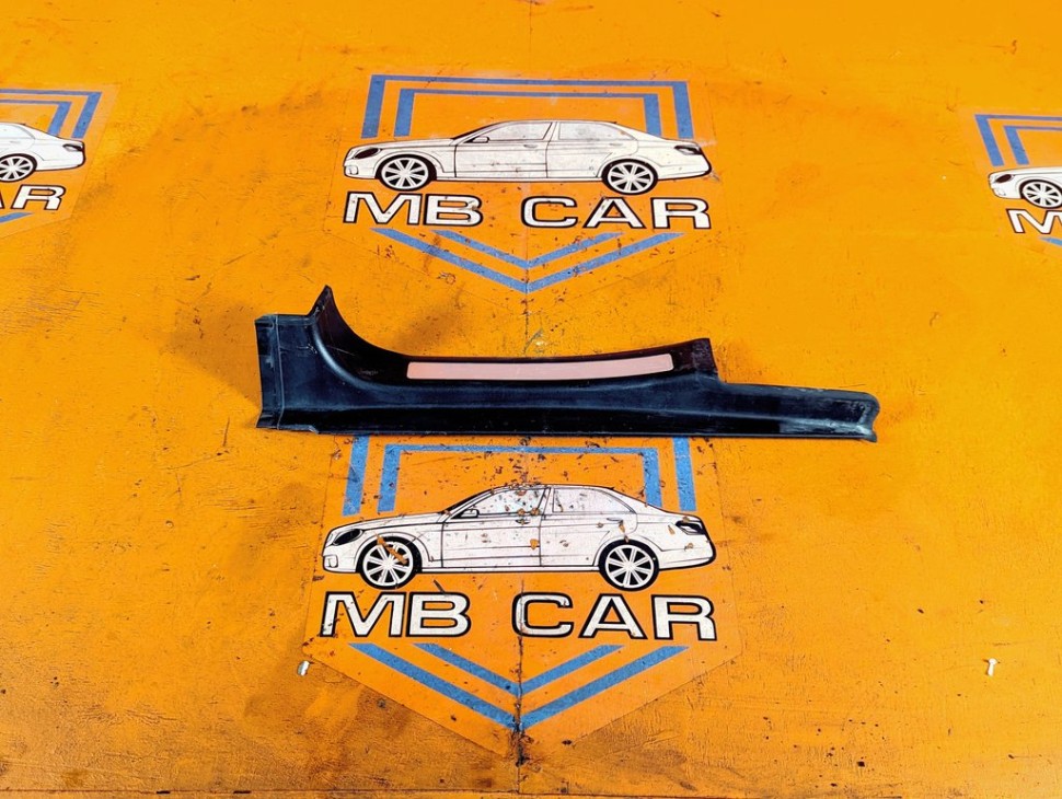 Накладка порога внутренняя MERCEDES-BENZ C-класс W203/S203/CL203 рестайлинг (2004 - 2008) C 220 CDI 2.2 AT (150 л.с.) фото 1 &mdash; Разборка Мерседес
