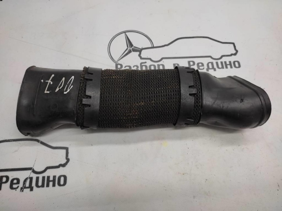 Патрубок воздушный MERCEDES-BENZ CLS-класс C219 (2004 - 2008) фото 1 — Разборка Мерседес