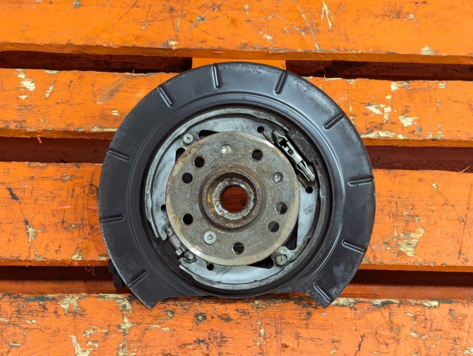 Кулак подвески задний левый MERCEDES-BENZ M-класс AMG W164 рестайлинг (2008 - 2011) фото 1 — Разборка Мерседес