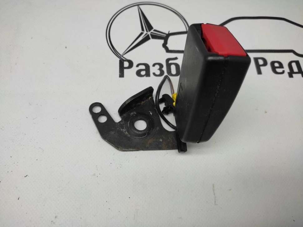 Замок ремня безопасности MERCEDES-BENZ C-класс W204/S204 (2006 - 2011) фото 1 — Разборка Мерседес