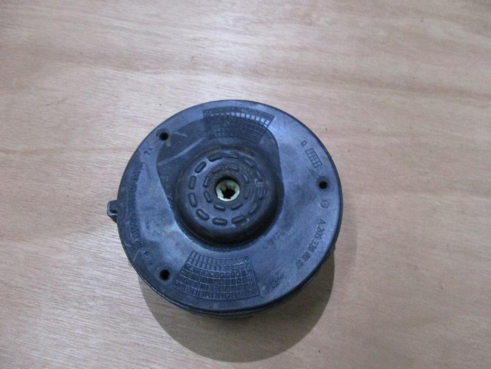 Опора задней пружины MERCEDES-BENZ C-класс W205/S205/C205/A205 (2014 - 2018) фото 1 — Разборка Мерседес