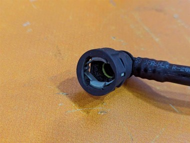 Трубка вакуумная MERCEDES-BENZ C-класс W204/S204 (2006 - 2011) — Разборка Мерседес