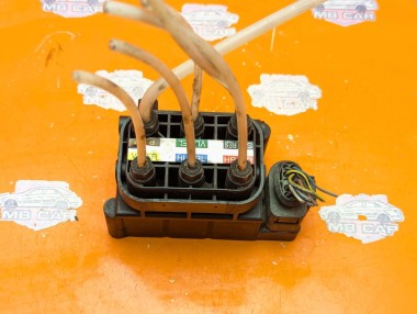 Блок клапанов пневмоподвески MERCEDES-BENZ S-класс W221 рестайлинг (2009 - 2013) &mdash; Разборка Мерседес