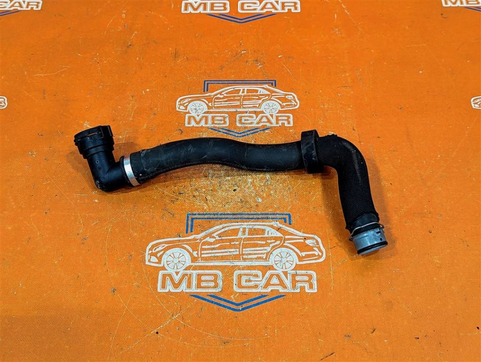 Патрубок радиатора MERCEDES-BENZ X-класс I (2017 - 2020) фото 1 — Разборка Мерседес