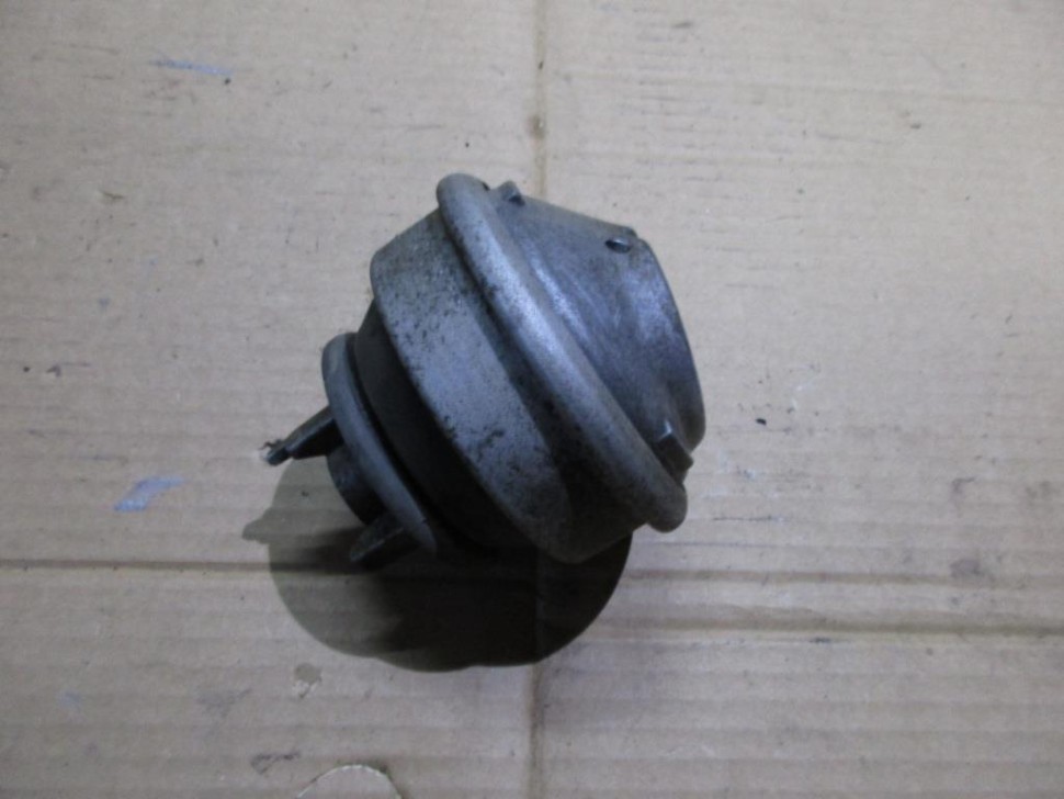 Опора двигателя MERCEDES-BENZ E-класс W210/S210 (1995 - 1999) фото 1 — Разборка Мерседес