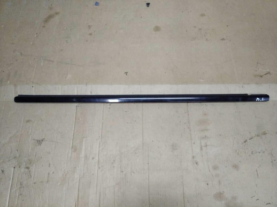 Молдинг стекла двери MERCEDES-BENZ C-класс W203/S203/CL203 рестайлинг (2004 - 2008) фото 1 — Разборка Мерседес