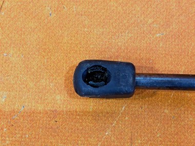 Амортизатор капота MERCEDES-BENZ S-класс W222/C217/A217 (2013 - 2017) — Разборка Мерседес