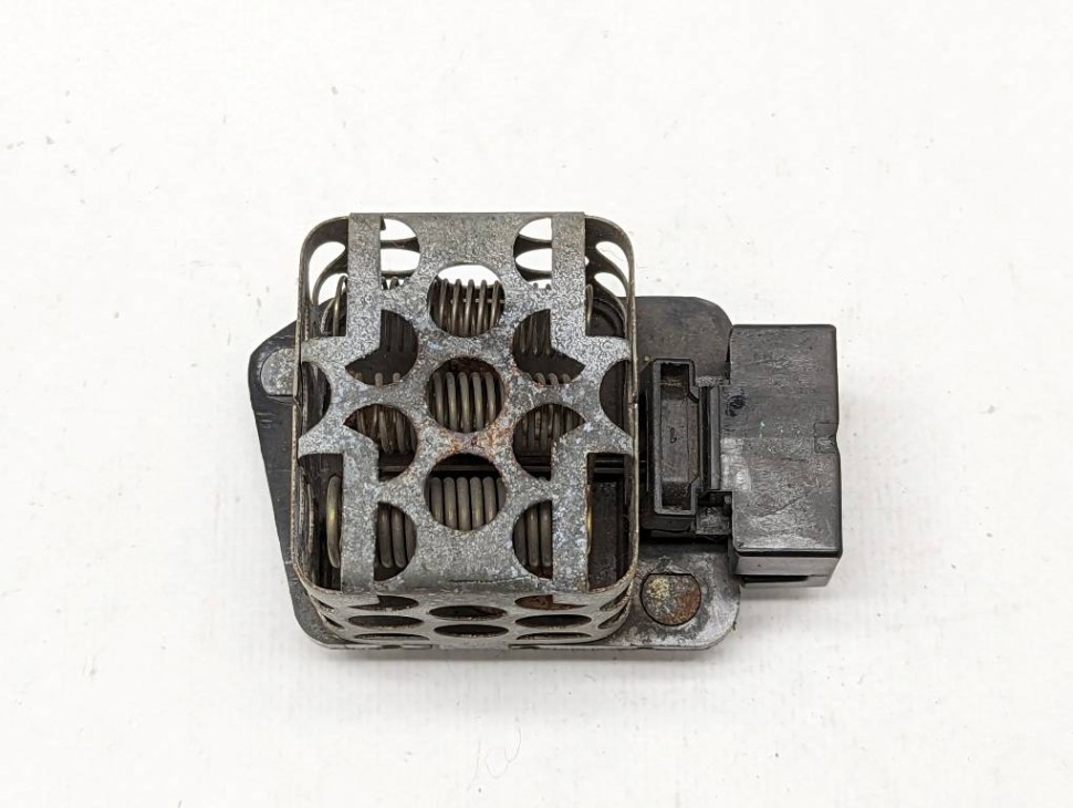 Реле моторчика печки MERCEDES-BENZ W124 W124/S124/C124/A124 (1984 - 1993) фото 1 — Разборка Мерседес