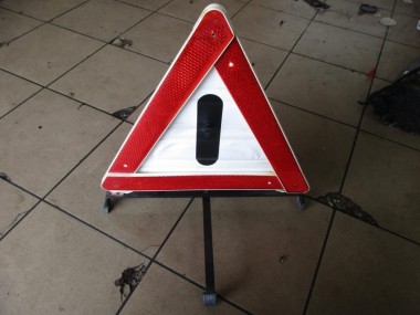 Знак аварийной остановки MERCEDES-BENZ W124 W124/S124/C124/A124 (1984 - 1993) — Разборка Мерседес