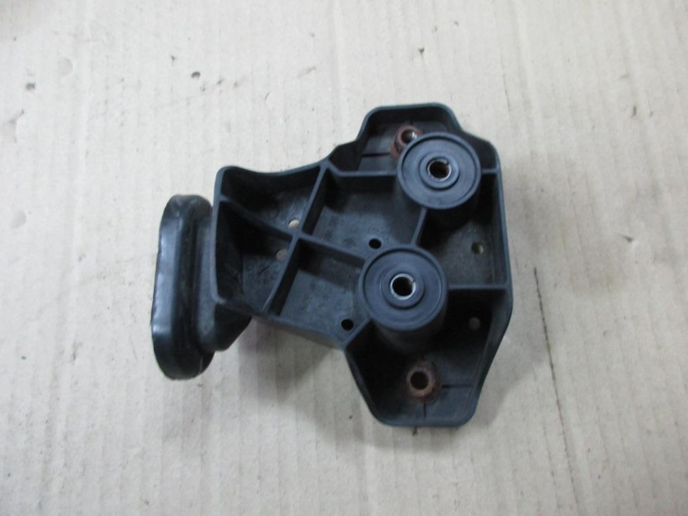 Кронштейн крепления бампера MERCEDES-BENZ GL-класс X164 (2006 - 2009) фото 1 — Разборка Мерседес