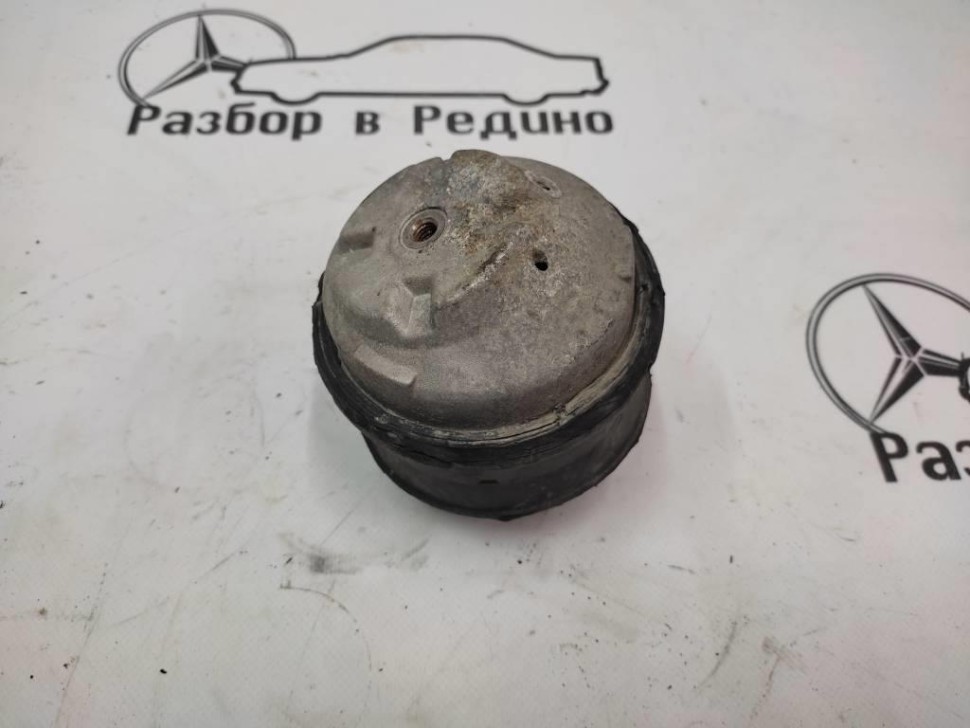 Опора двигателя MERCEDES-BENZ E-класс W210/S210 (1995 - 1999) фото 1 — Разборка Мерседес