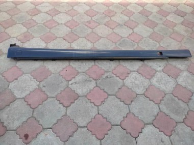 Порог пластиковый левый MERCEDES-BENZ S-класс W220 (1998 - 2005) — Разборка Мерседес