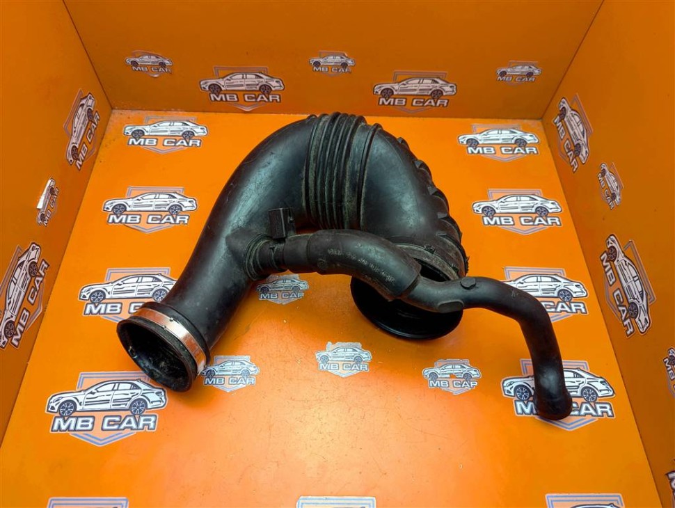Патрубок воздушный MERCEDES-BENZ E-класс W211/S211 (2002 - 2006) фото 1 — Разборка Мерседес