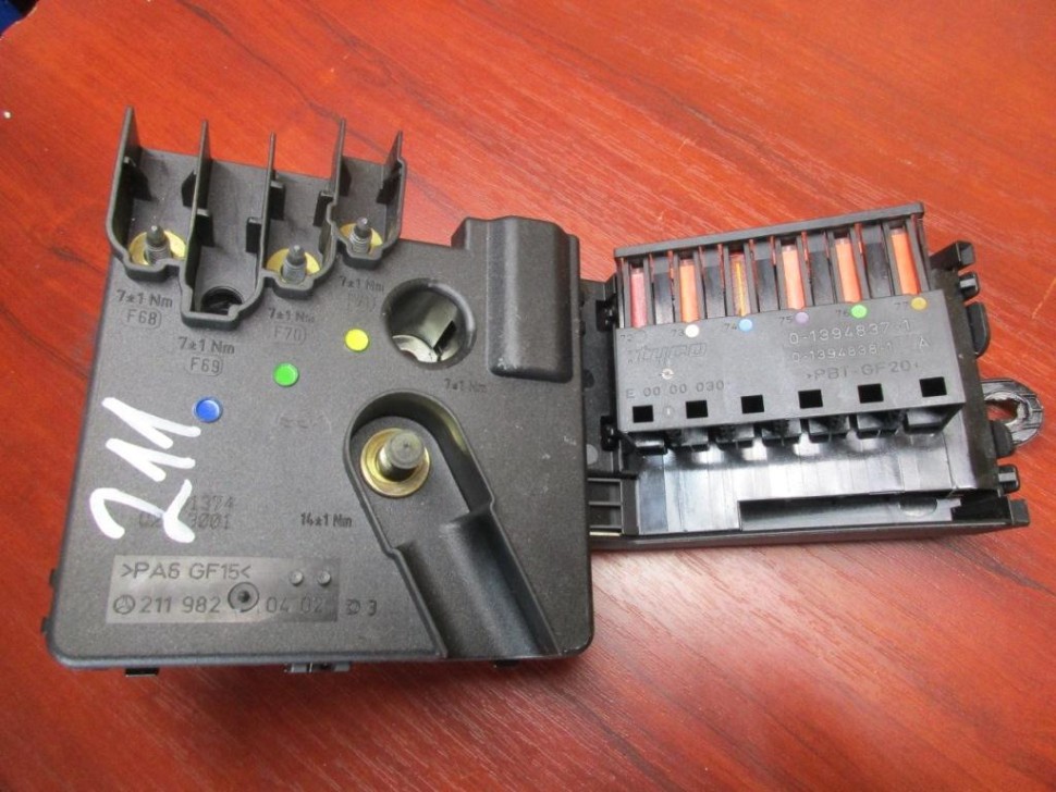 Блок предохранителей MERCEDES-BENZ E-класс W211/S211 рестайлинг (2006 - 2009) фото 1 — Разборка Мерседес