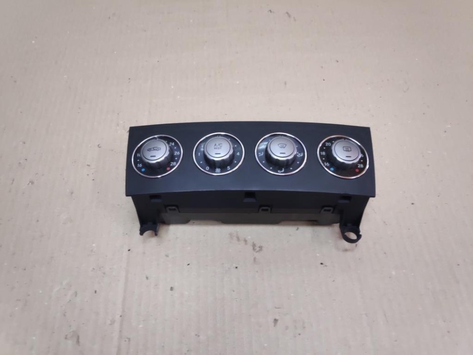 Панель управления климатом MERCEDES-BENZ SLK-класс R171 (2004 - 2008) фото 1 — Разборка Мерседес