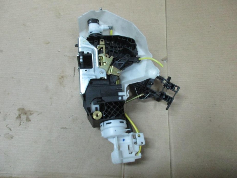Замок двери задней левой MERCEDES-BENZ S-класс W220 рестайлинг (2002 - 2005) фото 1 — Разборка Мерседес