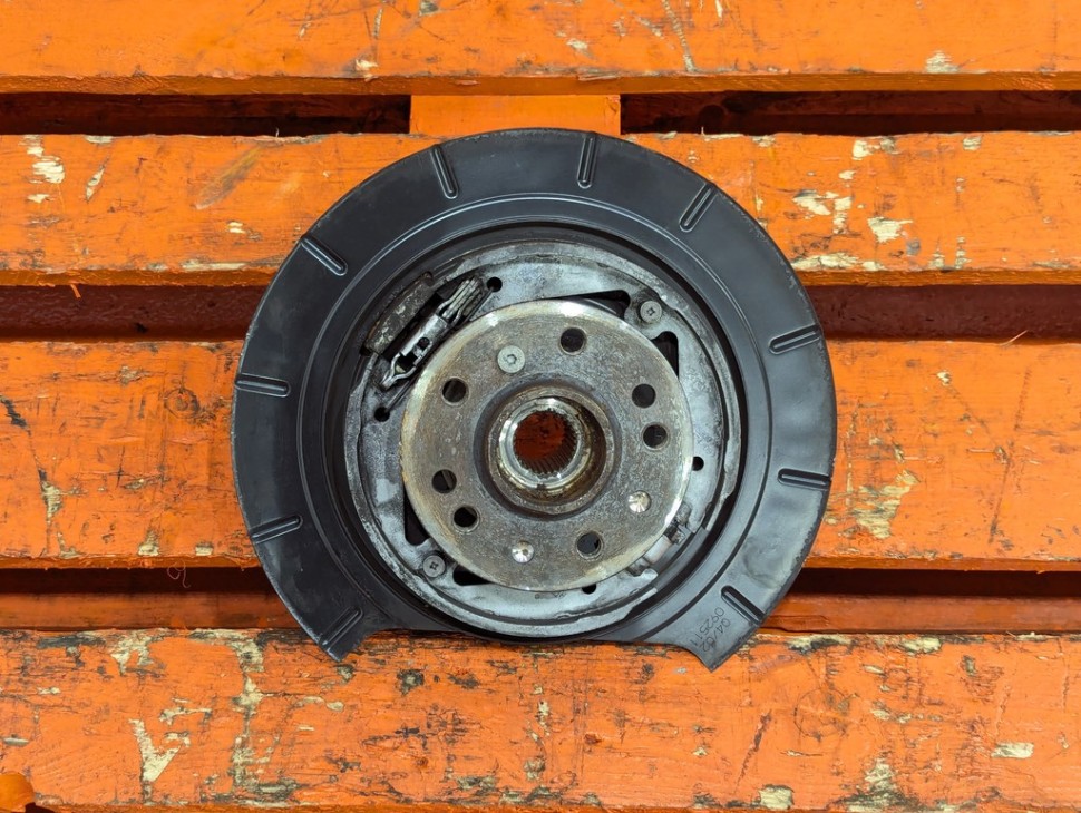 Кулак подвески задний правый MERCEDES-BENZ M-класс AMG W164 рестайлинг (2008 - 2011) фото 1 — Разборка Мерседес