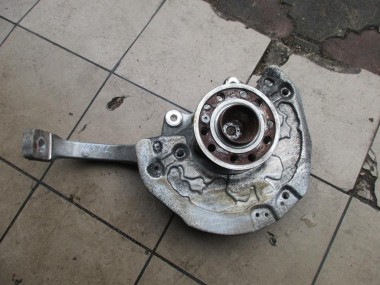 Кулак поворотный передний левый MERCEDES-BENZ C-класс W205/S205/C205/A205 (2014 - 2018) — Разборка Мерседес