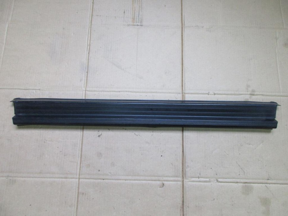 Накладка порога внутренняя MERCEDES-BENZ 190 (W201) W201 (1982 - 1993) фото 1 — Разборка Мерседес