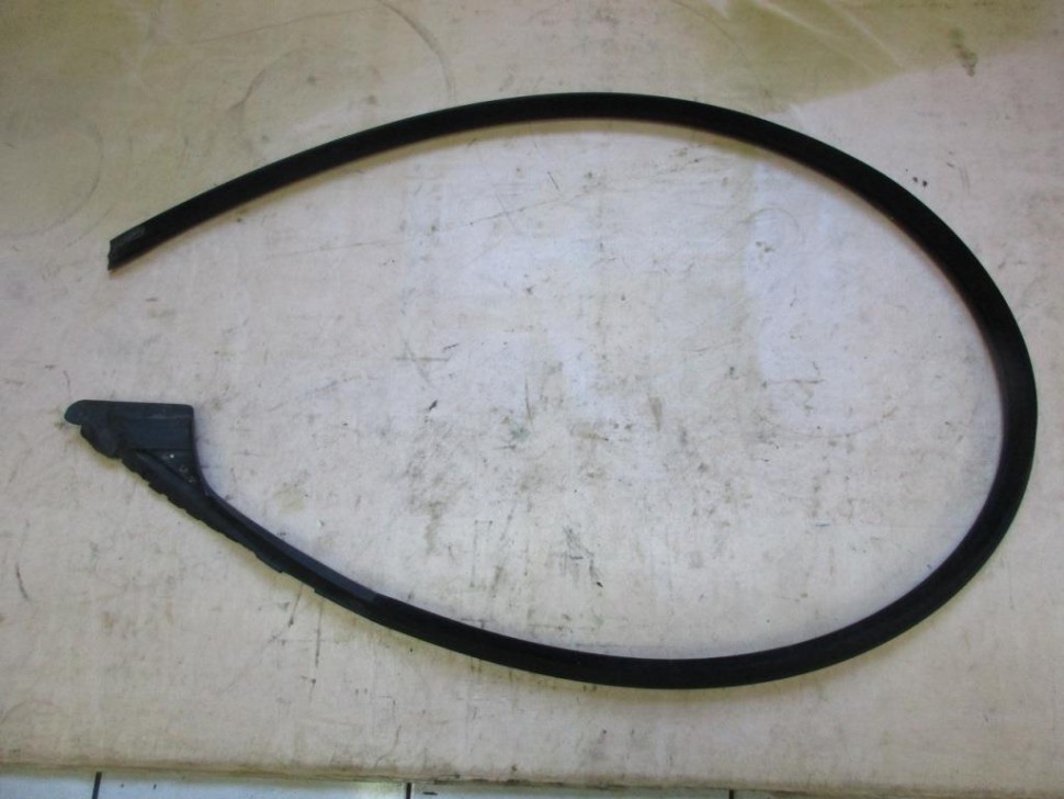 Уплотнитель стекла двери MERCEDES-BENZ CL-класс AMG C216 рестайлинг (2010 - 2014) фото 1 — Разборка Мерседес