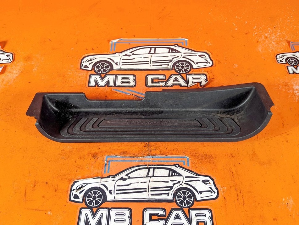 Накладка порога внутренняя MERCEDES-BENZ V-класс W447 рестайлинг (2019 - 2025) фото 1 &mdash; Разборка Мерседес
