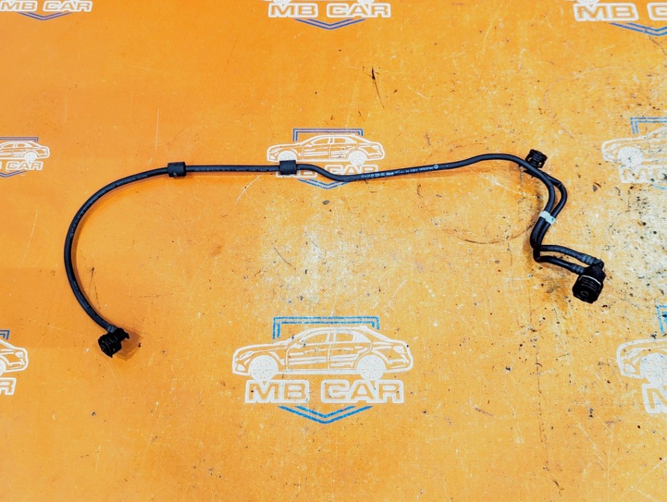 Трубка вентиляции расширительного бака MERCEDES-BENZ C-класс W205/S205/C205/A205 (2014 - 2018) фото 1 — Разборка Мерседес