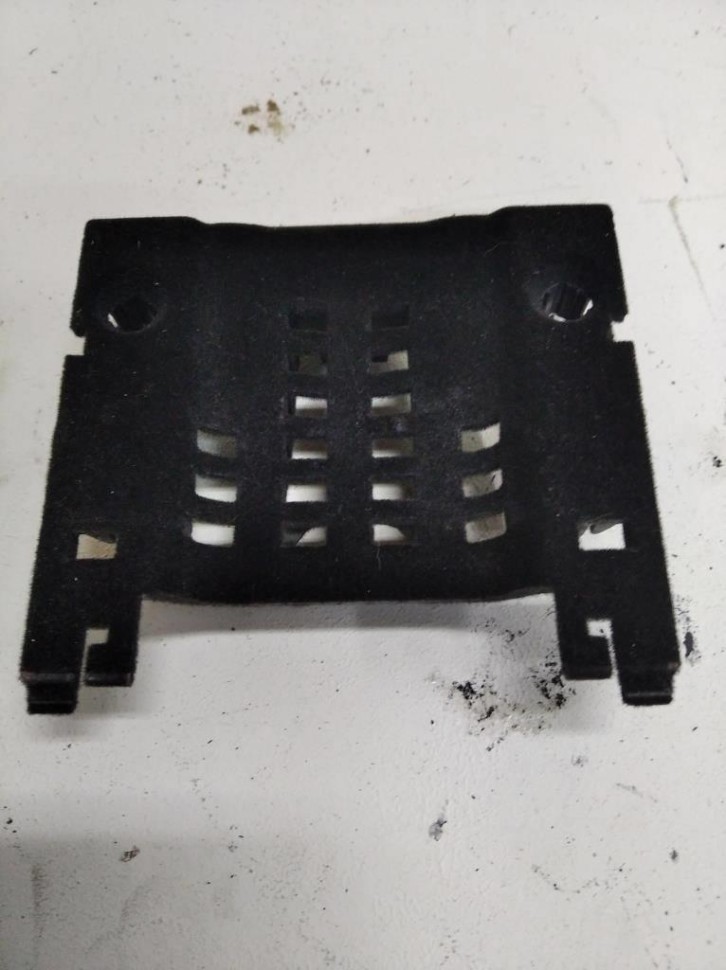 Крепежная пластина MERCEDES-BENZ E-класс W211/S211 рестайлинг (2006 - 2009) фото 1 — Разборка Мерседес