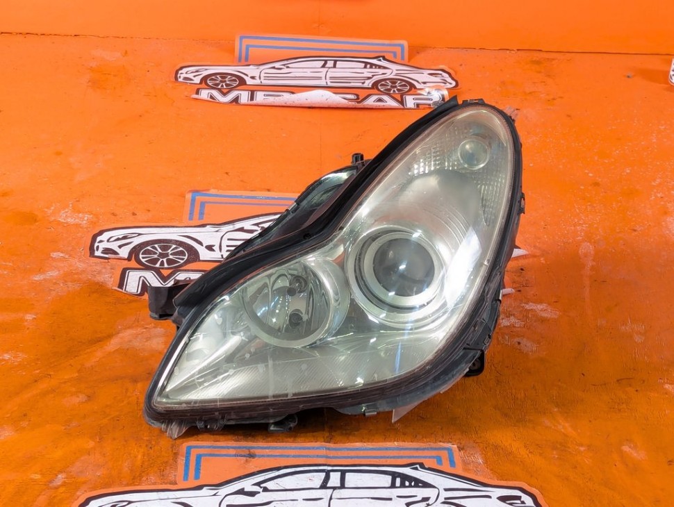 Фара левая MERCEDES-BENZ CLS-класс C219 (2004 - 2008) фото 1 &mdash; Разборка Мерседес