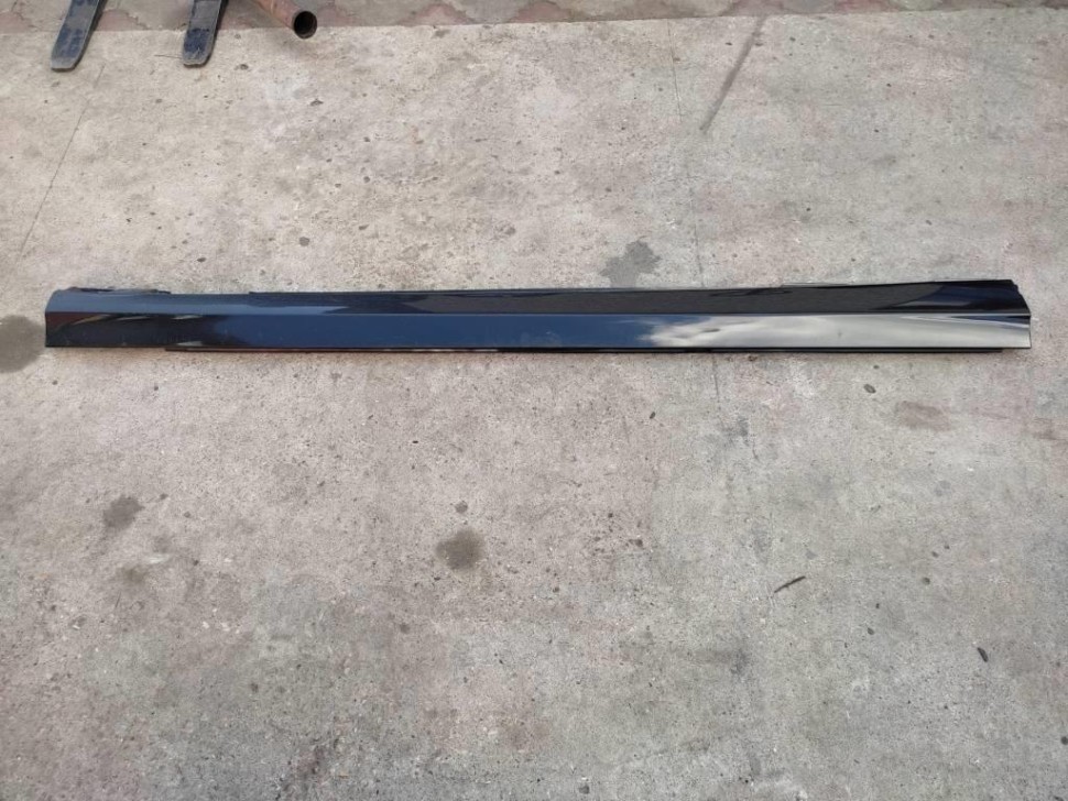 Порог пластиковый правый MERCEDES-BENZ C-класс W204/S204 (2006 - 2011) фото 1 — Разборка Мерседес