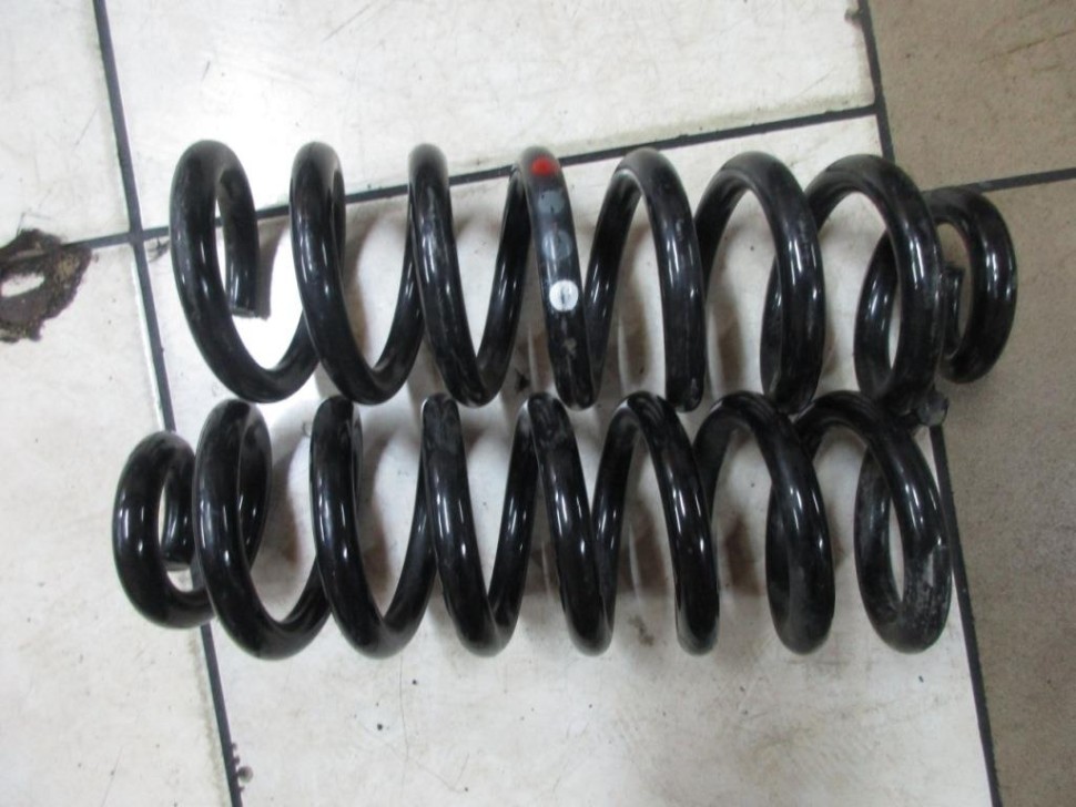 Пружина задняя MERCEDES-BENZ C-класс W205/S205/C205/A205 (2014 - 2018) фото 1 — Разборка Мерседес