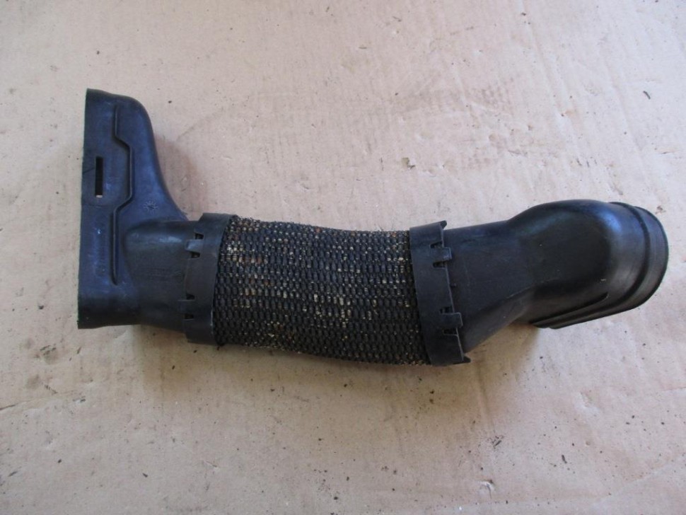 Патрубок воздушный MERCEDES-BENZ E-класс W212/S212/C207/A207 (2009 - 2013) фото 1 &mdash; Разборка Мерседес