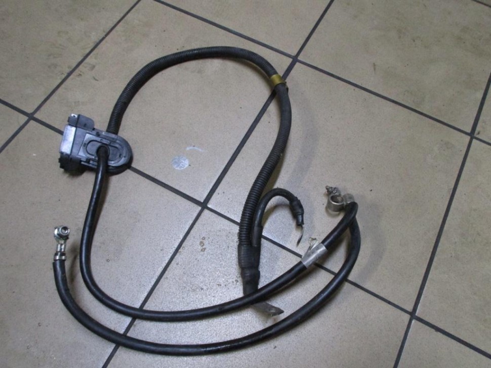 Провод генератора MERCEDES-BENZ E-класс W211/S211 (2002 - 2006) фото 1 — Разборка Мерседес