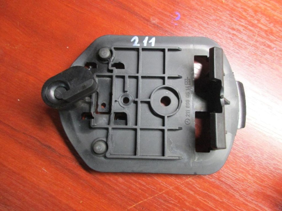 Кронштеин аварийного знака MERCEDES-BENZ E-класс W211/S211 (2002 - 2006) фото 1 — Разборка Мерседес