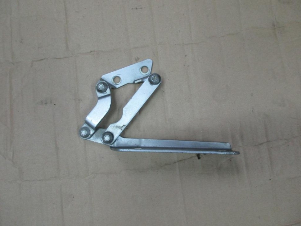 Петля капота MERCEDES-BENZ A-класс W168 (1997 - 2001) фото 1 — Разборка Мерседес